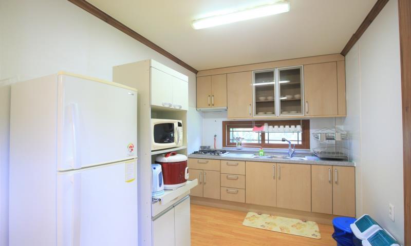 윤제관 2호 주방